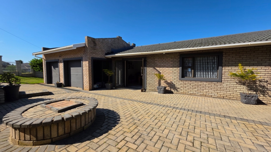 3 Bedroom Property for Sale in Dana Bay Western Cape